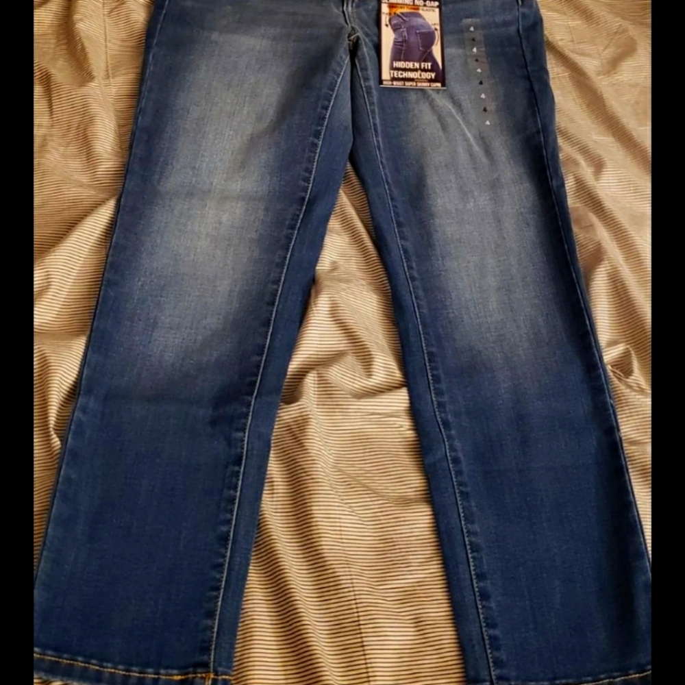 NY&Co Super Skinny Capri jeans